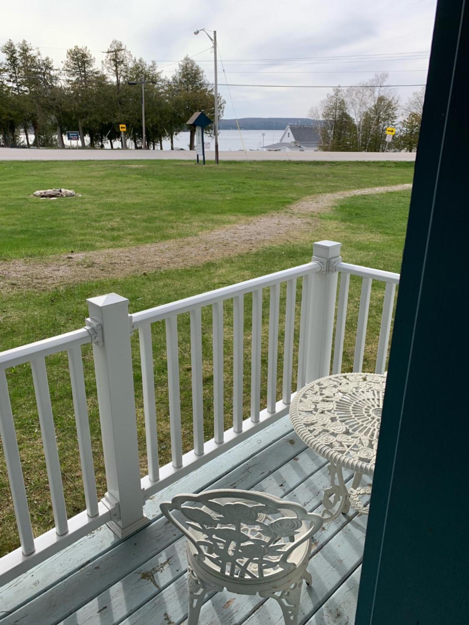 Harbor Light Inn Gills Rock Esterno foto